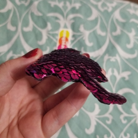 Sequin Flaming Keychain - Picture 3 of 3